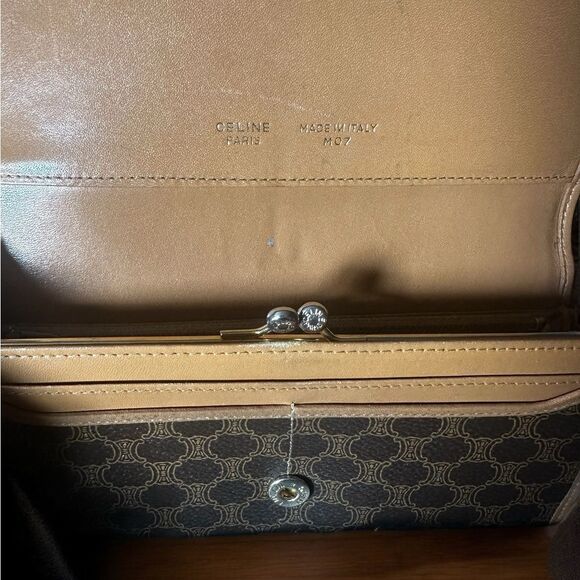 Celine Kisslock Wallet - Picture 4 of 14